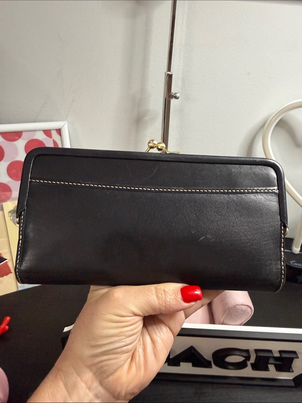 Coach Vintage Hamptons Black Leather Long Wallet with Kiss-Lock Accent - Picture 5 of 12